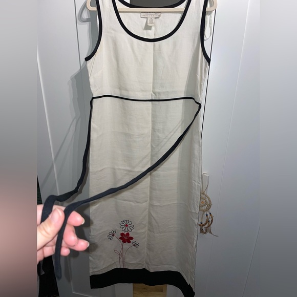 Dress - Picture 9 of 13